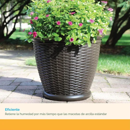 Vista 5 de Suncast. Maceta de mimbre con agujeros de drenaje perforables, maceta decorativa para interior/exterior, 18 pulgadas, Java
