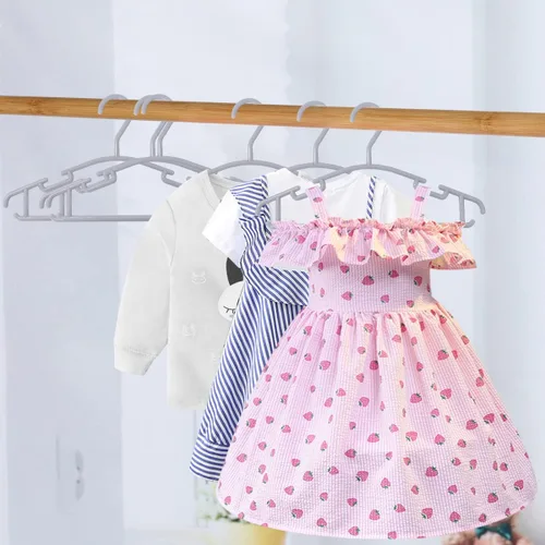 Vista 4 de GoodtoU Perchas de plástico para bebés, color gris, paquete de 60, resistentes y duraderas, ideales para ropa de niños