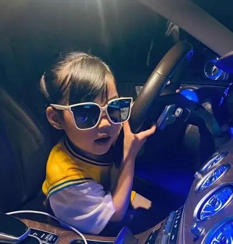 Vista 3 de FEISEDY Gafas de sol cuadradas polarizadas para niños y niñas, con protección UV, estilo clásico, B2316