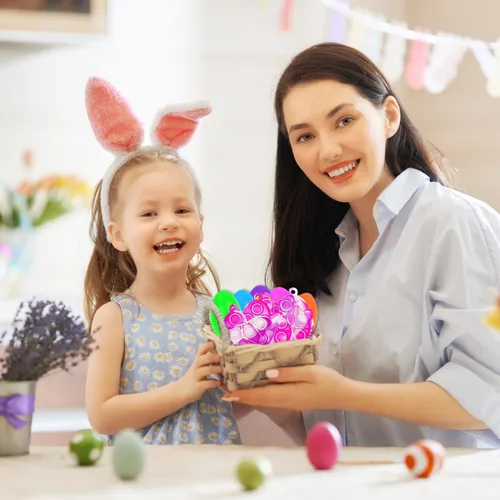 Vista 5 de Paquete de 24 huevos de Pascua precargados con mini llavero Pop Fidget, huevos de Pascua rellenos para niños y niñas, cesta de Pascua, regalos