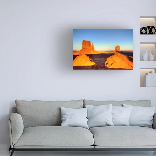 Vista 3 de Trademark Fine Art Pierre Leclerc Monument Valley Sunset - Lienzo decorativo para pared, 16 x 24 pulgadas