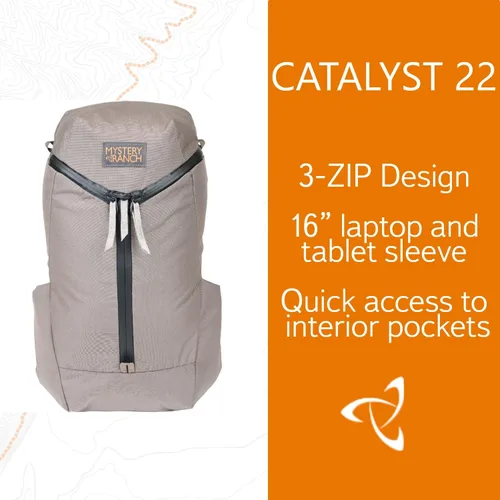 Vista 3 de Mystery Ranch Catalyst - Mochila de viaje de 22 litros con bolsillo tecnológico para transporte diario y aventuras, Catalizador - Pebble