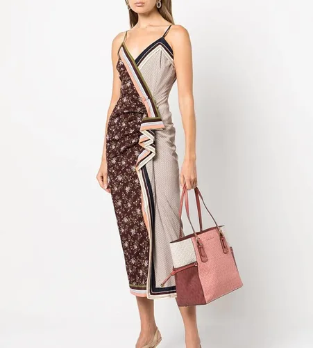 Vista 2 de MICHAEL Michael Kors Voyager EastWest Signature Tote
