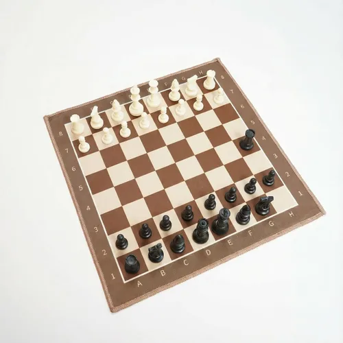 Vista 7 de Juego de ajedrez portátil marrón y blanco, alfombra de ajedrez de tela plegable de 19.7 x 19.7 pulgadas con piezas estilo Staunton de 3 pulgadas