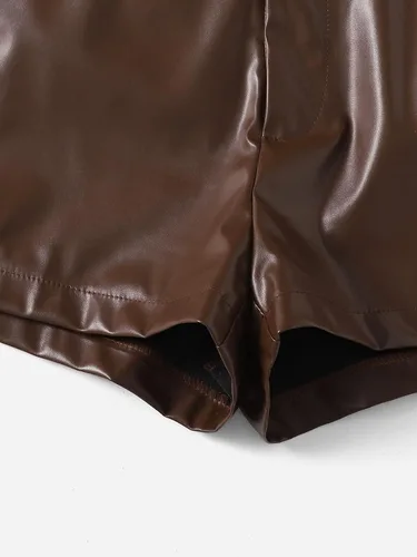 Vista 4 de Floerns Pantalones cortos ajustados de piel sintética de cintura alta para mujer