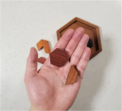 Vista 3 de Rompecabezas de madera hexagonal – Brain Teasers – Rompecabezas de rompecabezas para adultos y niños