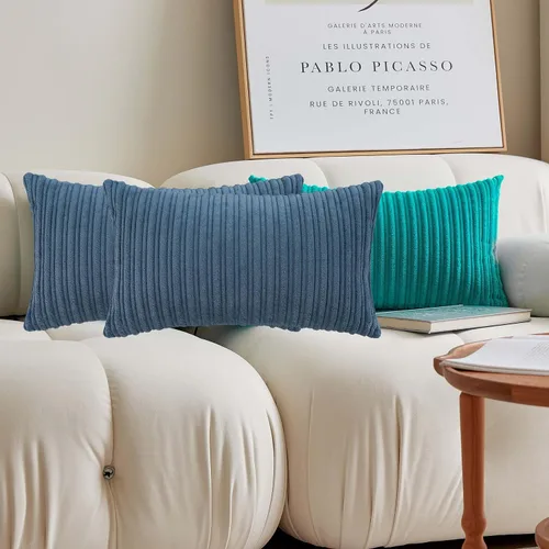 Vista 149 de UGASA - Fundas de almohada decorativas de terciopelo suave y sólidas de Navidad para sala de estar/sofá, 16 x 16 pulgadas, 2 unidades, color burdeos