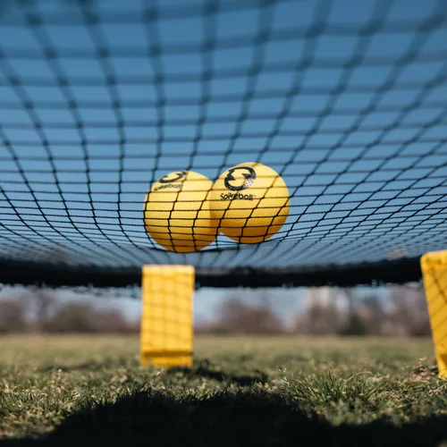 Vista 9 de Spikeball 3 Ball Juego Original de Red Redonda - Incluye 3 Pelotas, Red y Bolsa