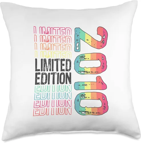Vista 4 de Limited Edition Vintage 2010 Retro Birthday Throw Pillow