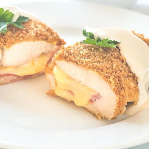 Vista 2 de Today Gourmet Foods of NC -Pechugas de pollo deshuesadas sin hueso Cordon Bleu de estilo casero sin cocer 12-7oz Porciones