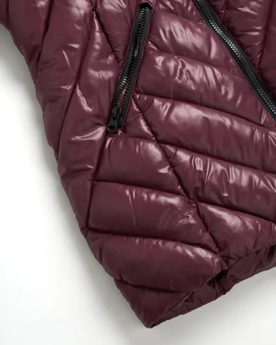 Vista 4 de Jessica Simpson Abrigo para mujer Chaqueta acolchada con forro de sherpa capucha con ribete de piel