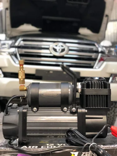 Vista 3 de Dobinsons 4 × 4 Zenith - Kit de compresor de aire portátil de 12 V de alta salida con bolsa, manguera y manómetro - AC80-3846