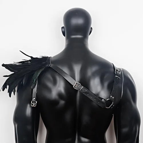 Vista 7 de L'VOW Arnés de plumas góticas para hombre, ajustable, de piel sintética, armadura de hombro, guardias medievales para Halloween y cosplay