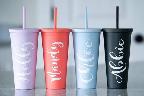 Vista 8 de Vasos con tapas de 22 oz de acrílico de color para llevar de viaje, tazas de viaje con tapas y pajitas