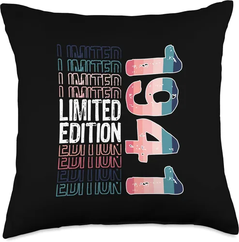 Vista 4 de Limited Edition Vintage 1941 Retro Birthday Throw Pillow