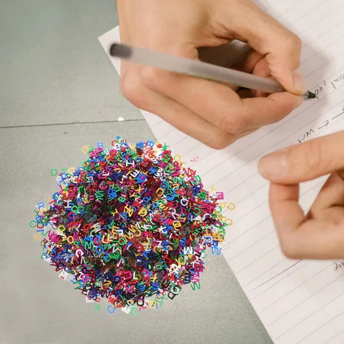 Vista 5 de Mini letras del alfabeto de lentejuelas para manualidades, 3.17 oz/paquete de confeti de resina con purpurina, letras mixtas para Navidad