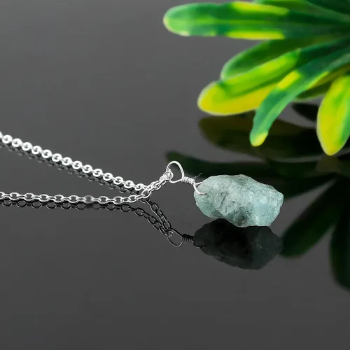 Vista 2 de Colgante delicado de piedras preciosas naturales crudas, collar de piedras ásperas surtidas, hecho a mano, joyería hipoalergénica bohemia