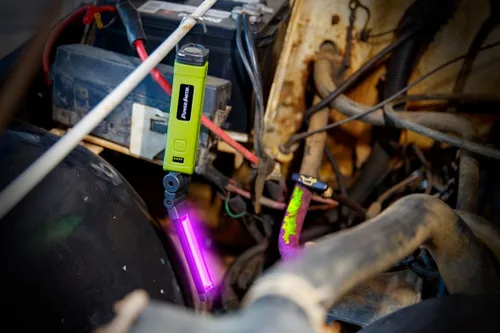 Vista 4 de POWERSMITH Luz de trabajo magnética recargable de 600 LM luz magnética con inundación, punto, modos UV y salida USB (PILB600UV)