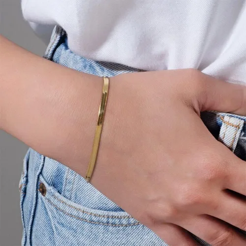 Vista 4 de VENOCO Pulseras de oro para mujer, delicadas pulseras de cuentas de oro de 14 quilates, conjuntos de pulseras de espiga ajustables en capas