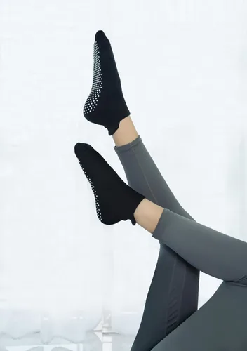 Vista 6 de RATIVE - Calcetines antideslizantes para yoga, pilates y hospitales, para adultos, hombres y mujeres