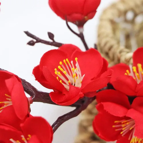 Vista 7 de LIUCOGXI 4 ramos de flores artificiales rojas de seda con ramas de flor de ciruelo de tacto real, sin tallo para mesa, ramo de boda, decoración