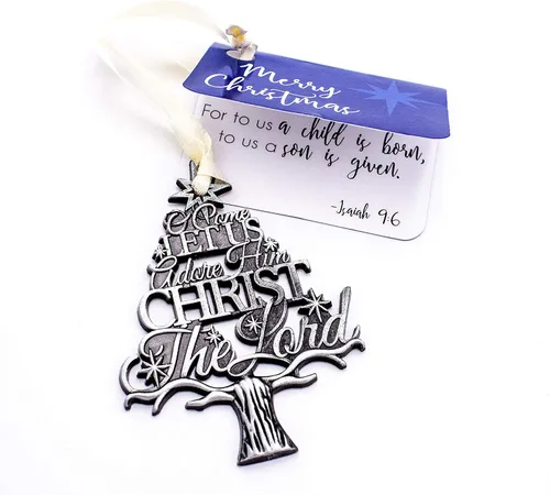 Vista 2 de Adorno colgante de Navidad grabado en forma de árbol de metal plateado con texto en inglés "O Come Let Us Adore Him Christ the Lord", 2.75 pulgadas