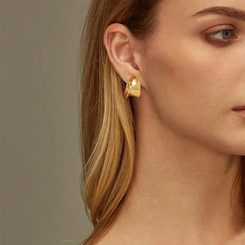 Vista 4 de Aretes de aro gruesos de oro para mujer, chapados en oro de 14 quilates, aretes gruesos pulidos en oro, delicados, simples, hipoalergénicos, regalo