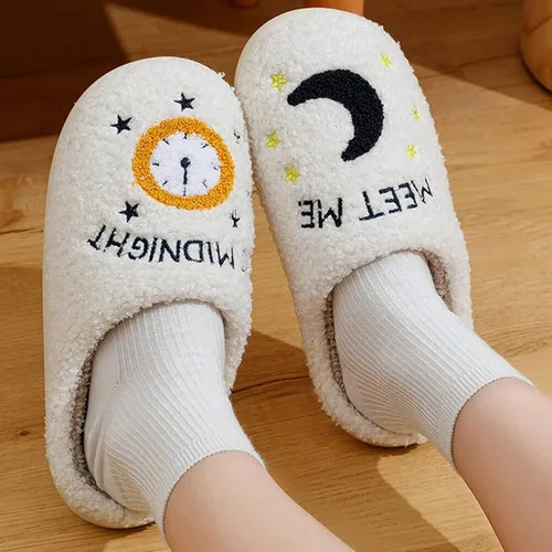 Vista 5 de QQGB Meet Me at Midnight - Pantuflas de felpa para mujeres y hombres, pantuflas de casa cálidas de invierno para interiores y exteriores