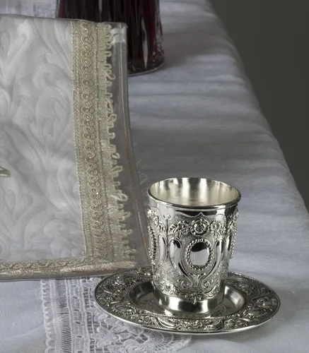 Vista 4 de Ner Mitzvah Kidush Taza y bandeja – Taza de vino niquelada de alta calidad – para Shabat y Havdalah – Judaica Shabbos y regalo de vacaciones