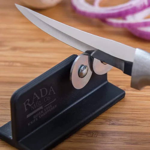 Vista 4 de Rada Cutlery Quick Edge - Afilador de cuchillos (R119), 3.5 x 2 pulgadas, ruedas de acero inoxidable, fabricado en Estados Unidos, paquete de 2