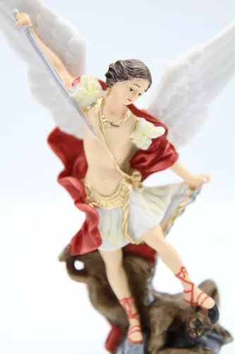 Vista 2 de Vittoria Collection Estatua italiana de San Miguel Arcángel de 8 pulgadas, estatua de protección de ángel guardián, hecho en Italia, para interiores
