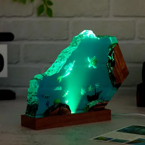Vista 4 de Drawelry Lámpara creativa de luz de madera de resina epoxi, hecha a mano, con forma de onda profunda, lámpara de océano acuático profundo, buceador