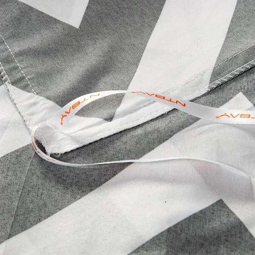 Vista 6 de NTBAY - Juego de funda de edredón de microfibra cepillada 100%, 2 piezas con diseño reversible estampado en negro y blanco, para niños, con cierre