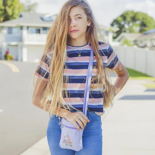 Vista 5 de AOCINA Bolso cruzado para niñas, bonitos bolsos Kawaii para mujeres, regalos para adolescentes, niñas, niños y mujeres (regalos para mamá e hija)