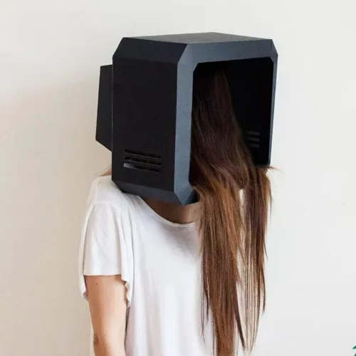 Vista 2 de Máscara de caja de televisión de cara completa - Modelo de papel de bricolaje 3D de dibujos animados para Halloween, fiesta escolar