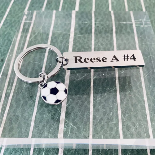 Vista 2 de Personalized Engraved Soccer Keychain, Custom Unisex Stainless Steel Soccer Gift, Soccer Jewelry, Gift for Boy and Girl Soccer Players