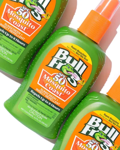 Vista 4 de Bullfrog Mosquito Coast - Repelente de insectos en aerosol + protector solar SPF 50, spray de bomba de 4.7 onzas líquidas Body Sunscreens