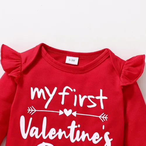 Vista 4 de YOUNGER TREE Conjunto de 3 piezas de ropa de San Valentín para bebé, recién nacida, mi primer día de San Valentín, mameluco con patrón de amor