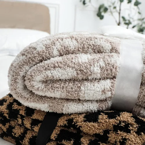 Vista 8 de bearberry Manta de Tiro Mullida de Punto de Leopardo, Manta de Microfibra Suave, Acogedora y Cálida para Sofá, Cama, Viajes (Leopardo, 51"x70")
