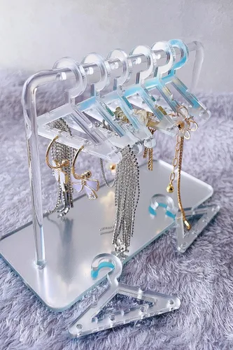 Vista 2 de XINZHIDA Perchero para aretes con 8 mini percheros, soporte de exhibición de acrílico para aretes, organizador de aretes colgantes para mujeres