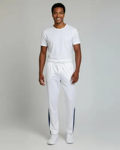 Vista 3 de Real Essentials Paquete de 3 Pantalones deportivos de tricot, informales, deportivos y activos, con parte inferior abierta y bolsillos para hombre