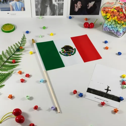 Vista 4 de QQSD Mini banderas de mano con bandera mexicana de México, poste de madera maciza con punta de lanza, paquete de 12