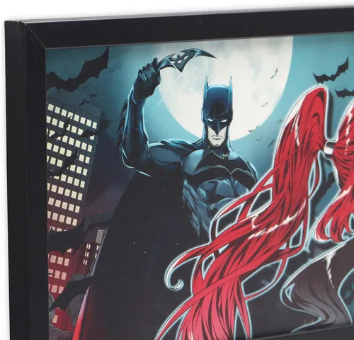 Vista 4 de DC Comics Batman Anime Joker y Harley Quinn - Decoración de pared de madera enmarcada - Arte de pared grande de DC Comics para el hogar