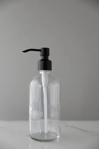 Vista 4 de Rail19 Market - Dispensador de jabón de vidrio transparente con bomba de metal, jabón líquido de manos y loción para cocina y baño, 16 onzas