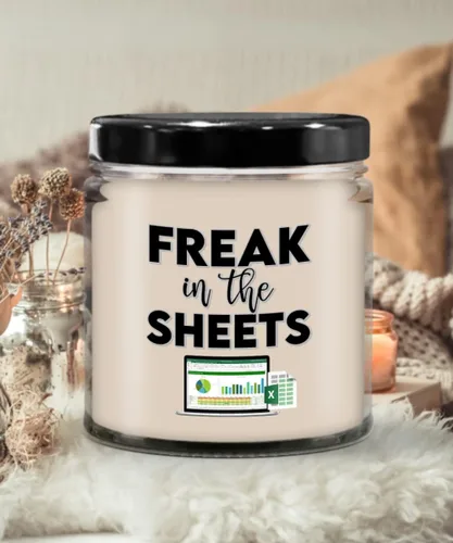 Vista 2 de Freak in The Sheets - Vela Excel para contador CPA Contabilidad Ideas de agradecimiento para jefe compañero de trabajo Humor de oficina, 9 onzas