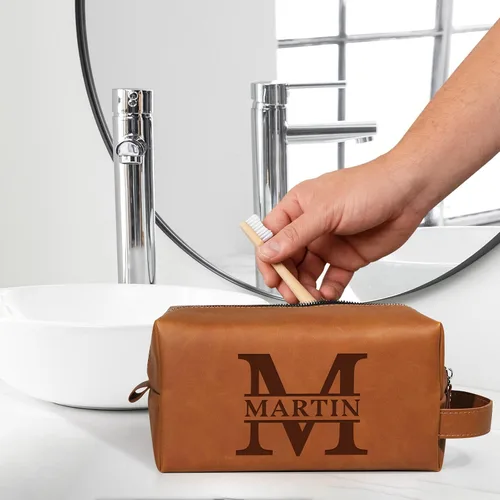 Vista 6 de Bolsa de artículos de aseo personalizada para hombres, kit de viaje de cuero con monograma personalizado para hombres, organizador de artículos