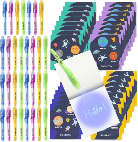 Vista 12 de BONNYCO Paquete de bolígrafo y cuaderno de tinta invisible, 16 recuerdos de fiesta espacial. Recuerdos de fiesta temática espacial para niños