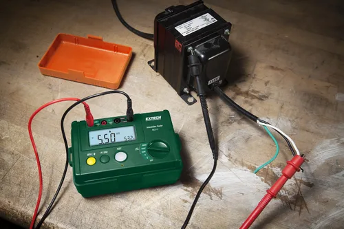 Vista 4 de Extech Probador de aislamiento digital compacto MG310 Resistencia de aislamiento a 2000 MOhm, voltajes de prueba 250/500/1000V, LCD dual, función