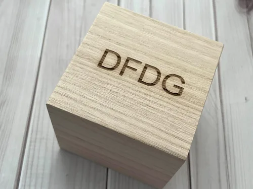 Vista 4 de DFDG - Caja de almacenamiento de madera con tapa, decoración de caja de tesoro de madera, para manualidades, sin pintar, caja de madera, caja