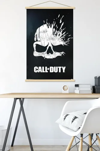 Vista 5 de Trends International Call of Duty - Póster de pared de calavera, 22.375 x 34 pulgadas, paquete de impresión premium y colgador de madera de haya